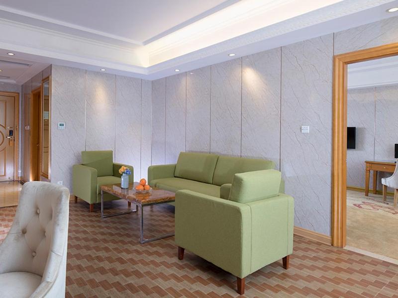 Vienna Hotel Hainan Oriental Avenue Dongfang Exterior photo