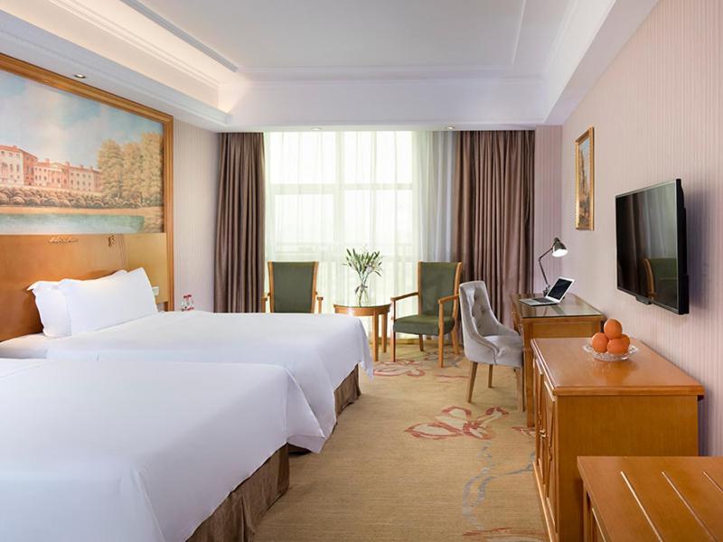 Vienna Hotel Hainan Oriental Avenue Dongfang Exterior photo