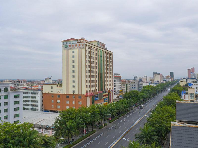 Vienna Hotel Hainan Oriental Avenue Dongfang Exterior photo