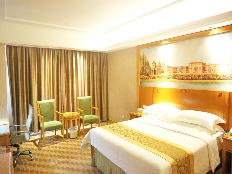 Vienna Hotel Hainan Oriental Avenue Dongfang Exterior photo